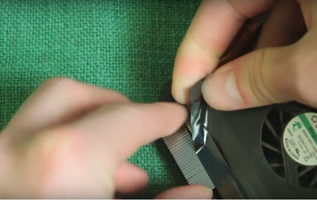 Отсоединяем кулер