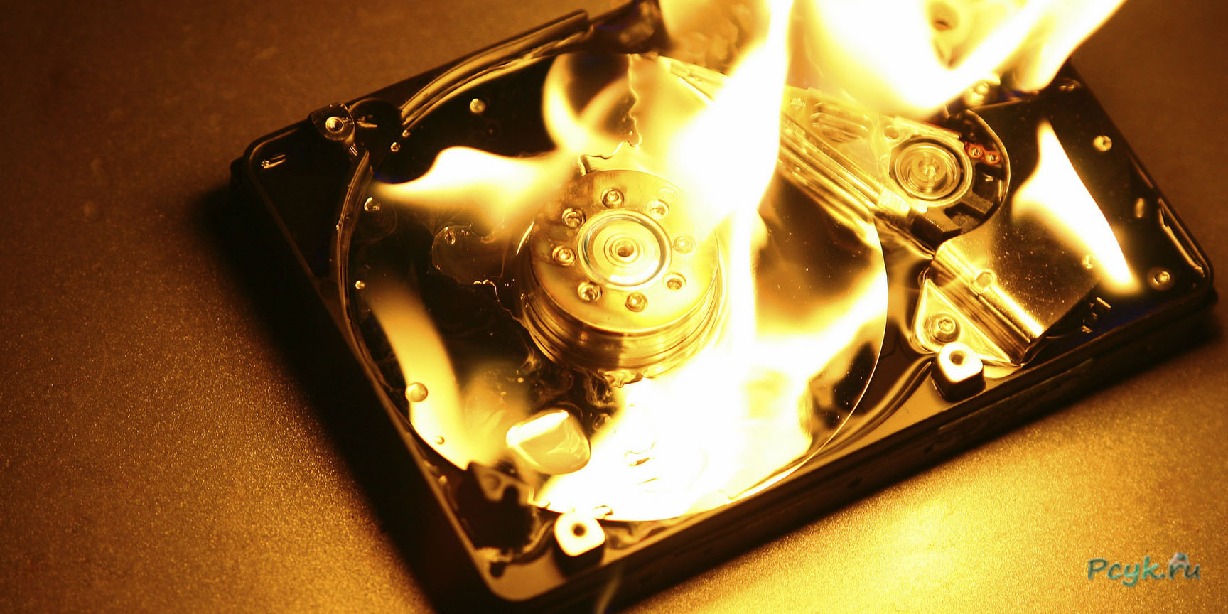 Жёсткий диск в огне