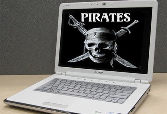 Пиратский флаг на мониторе ноутбука